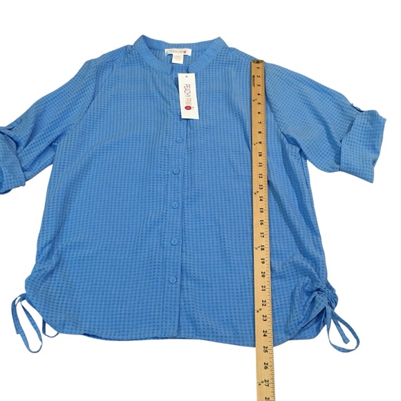 Peachy Pink Button Down Blue Top Blouse - Women’s Medium NWT - Picture 4 of 15